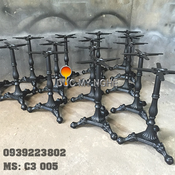 Bàn cafe 3 chân đầu cá sấu C3 005